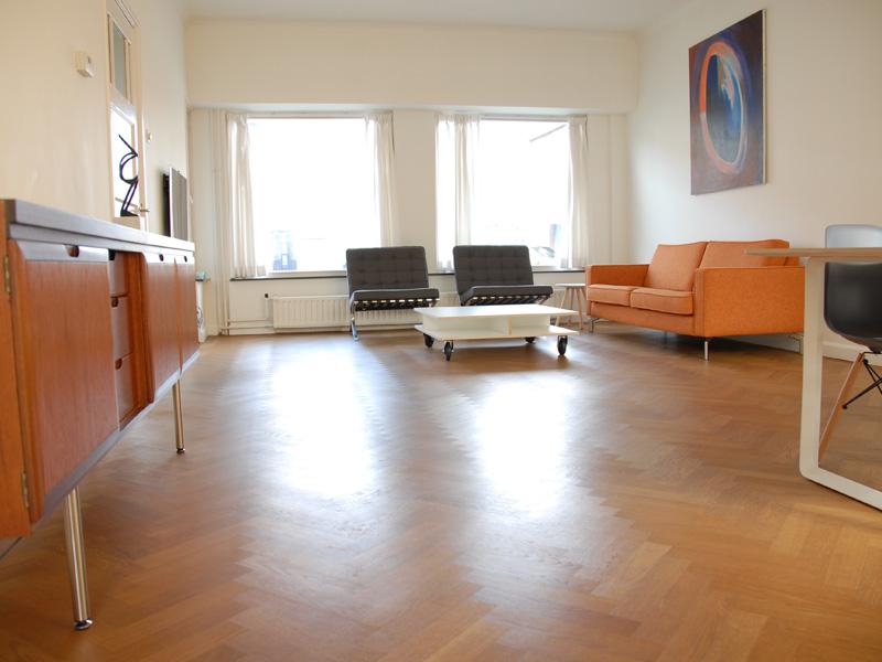 Interieur woonkamer Na