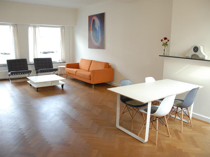 Interieur woonkamer Na